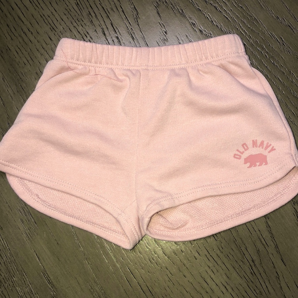 Baby girl Old Navy shorts - Picture 1 of 4